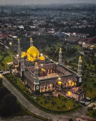 masjid kubah emas dian al mahri depok